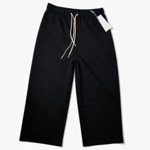 Czarne spodnie z szeroką nogawką i wiązaniem